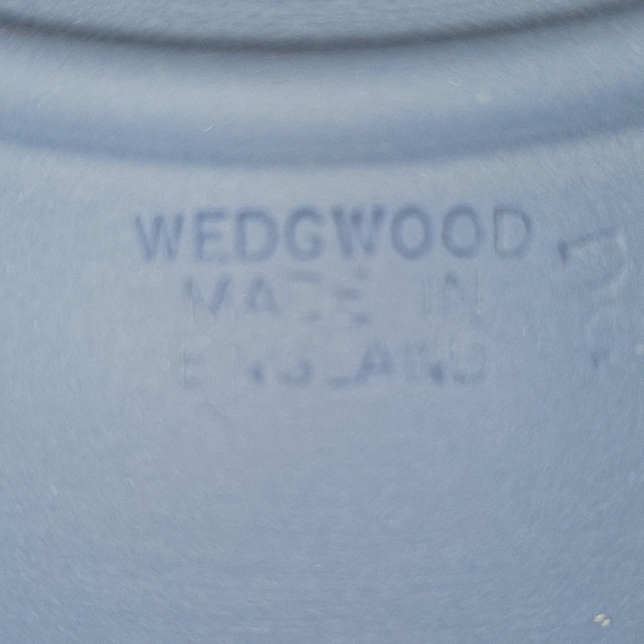 Wedgewood, Blue Jasper, 9" Decorative Plate - Picture 4 of 4